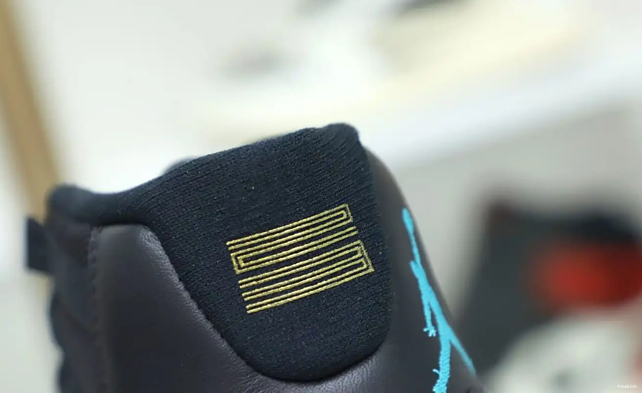 JORDAN GAMMA BLUE AIR RETRO 11 0402